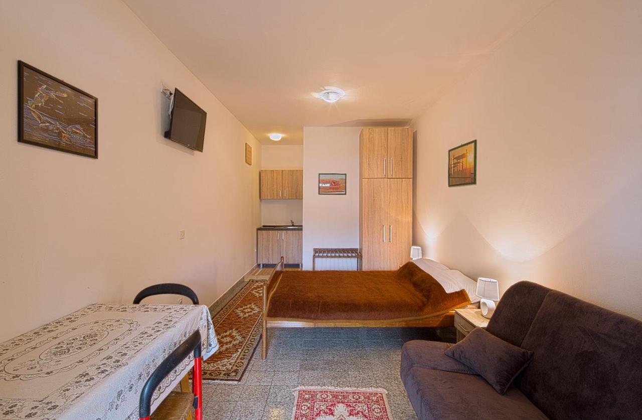 Guest House Madra Budva Exterior photo