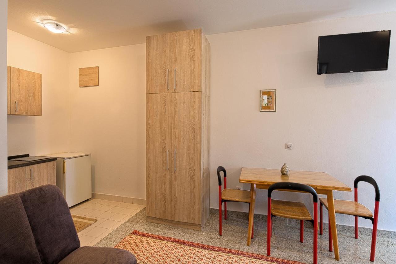 Guest House Madra Budva Exterior photo