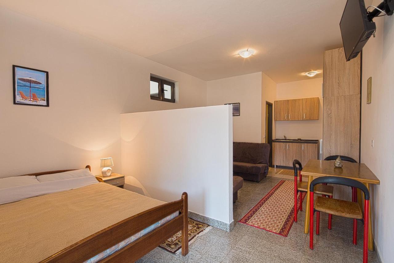 Guest House Madra Budva Exterior photo